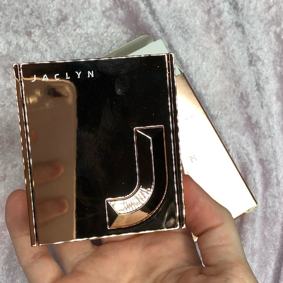 Jaclyn Cosmetics Highlighter in Sparks - Picture 6 of 6